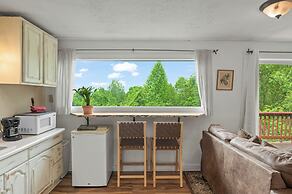 Treetop Retreat