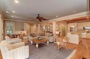 2602 Hartnett Boulevard