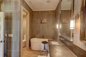 305 Carolina Boulevard