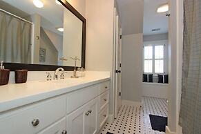 3008 Hartnett Boulevard