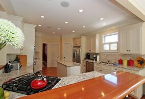 3008 Hartnett Boulevard