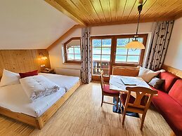 Ferienhof Obergasser & Pension Bergblick