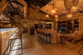 Zulu Rock Lodge - Babanango Game Reserve