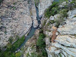 Zulu Rock Lodge - Babanango Game Reserve