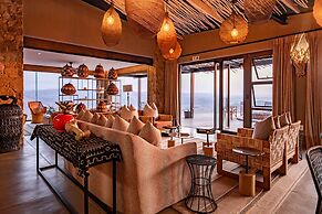 Zulu Rock Lodge - Babanango Game Reserve