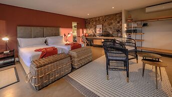 Zulu Rock Lodge - Babanango Game Reserve