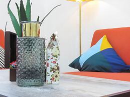 Tudors eSuites 4 Bedroom House with Garden & 9 Beds