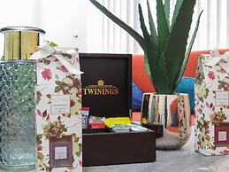 Tudors eSuites 4 Bedroom House with Garden & 9 Beds