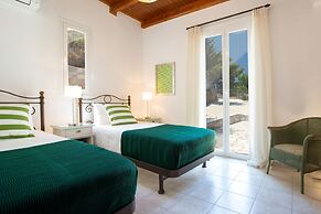 3 Bedroom Peaceful Villa With Sea Views & Pool