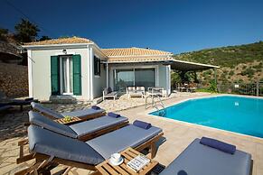 Luxury Villa With Stunning Views in Lefkada
