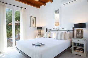 Luxury Villa With Stunning Views in Lefkada