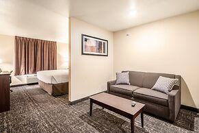 Cobblestone Hotel & Suites - Newport