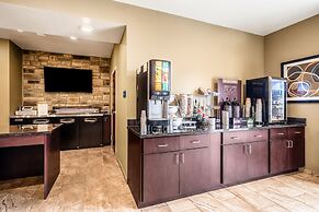 Cobblestone Hotel & Suites - Newport