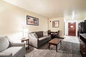 Cobblestone Hotel & Suites - Newport