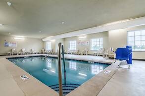 Cobblestone Hotel & Suites - Newport