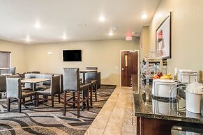 Cobblestone Hotel & Suites - Newport