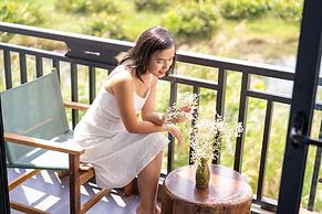 Boat House Riverside Homestay