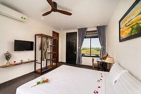 Boat House Riverside Homestay