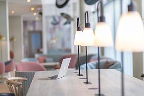 Capri by Fraser Leipzig