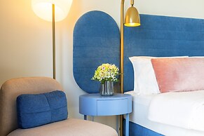 Capri by Fraser Leipzig