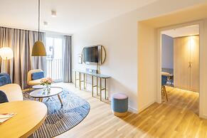 Capri by Fraser Leipzig