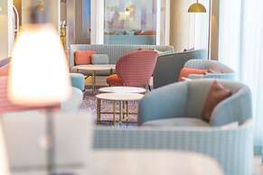 Capri by Fraser Leipzig