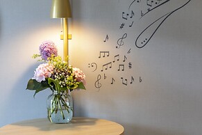 Capri by Fraser Leipzig