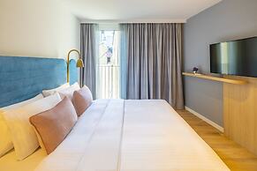 Capri by Fraser Leipzig