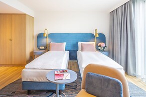 Capri by Fraser Leipzig