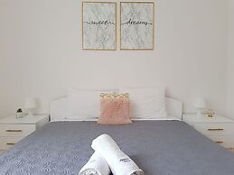 Nicely decorated apartment Neda