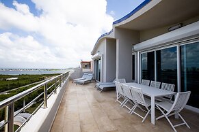 Blue Marine Penthouse