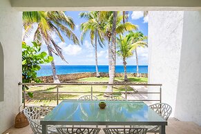 Cupecoy Beach Club