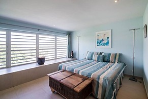 Cupecoy Beach Club