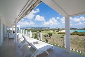 Cupecoy Beach Club