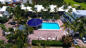 Cupecoy Beach Club
