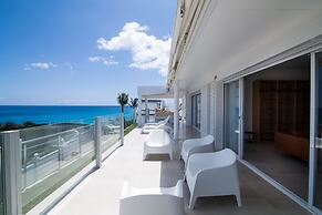Cupecoy Beach Club