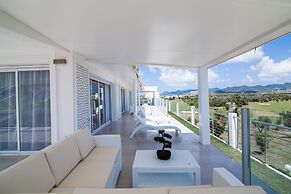 Cupecoy Beach Club