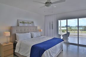 Cupecoy Beach Club