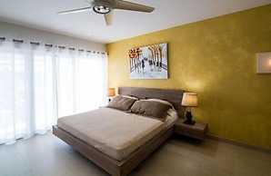 Cupecoy Beach Club