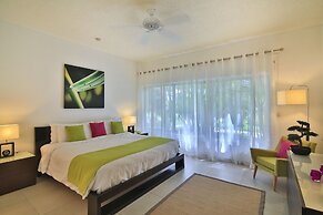 Cupecoy Beach Club