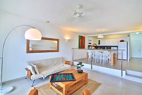 Cupecoy Beach Club