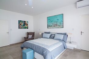 Cupecoy Beach Club