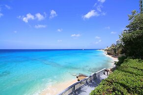 Cupecoy Beach Club