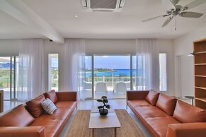 Cupecoy Beach Club