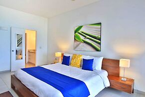 Cupecoy Beach Club