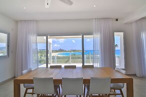 Cupecoy Beach Club