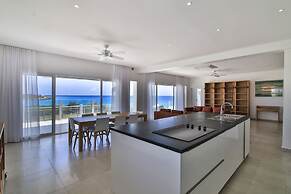 Cupecoy Beach Club