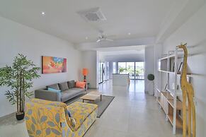 Cupecoy Beach Club
