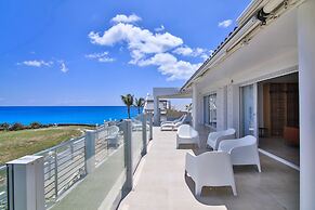 Cupecoy Beach Club