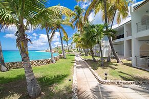 Cupecoy Beach Club